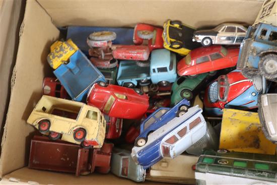 A quantity of Dinky, Matchbox and other diecast vehicles